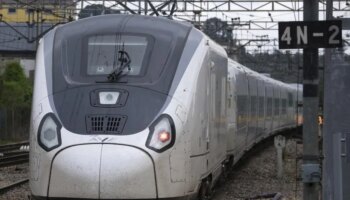 Un muerto electrocutado y un herido grave al saltar encima de un tren Alvia en Lleida y tocar la catenaria