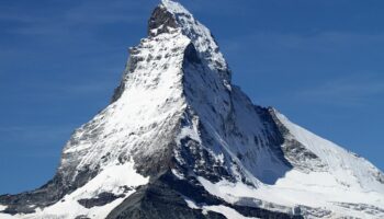 Un touriste fait une chute mortelle dans une station de ski bulgare en voulant prendre une photo du paysage