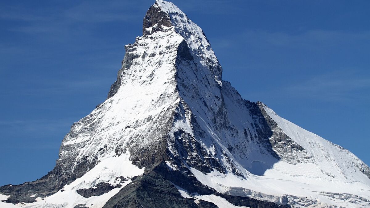 Un touriste fait une chute mortelle dans une station de ski bulgare en voulant prendre une photo du paysage