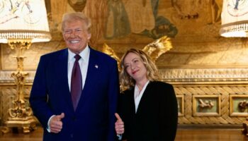 «Une femme fantastique, elle a conquis l’Europe» : Giorgia Meloni reçue par Donald Trump en Floride