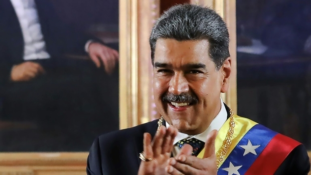 Venezuela: Maduro plaisante sur la présence de son rival à l'investiture