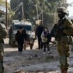 West Bank: Hundreds leave Jenin as Israeli raid continues