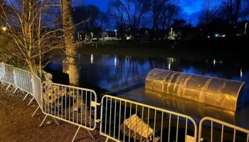 Yvelines : A Mantes-la-Ville, les footballeurs ont les pieds dans l’eau