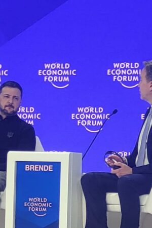 Zelensky à Davos: « Trump doit nous parler avant de parler à Poutine »