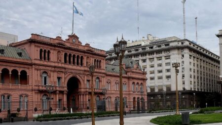 Argentina gov’t says bribe speculations ‘insulting’ after president promotes failed crypto – Reuters Canada