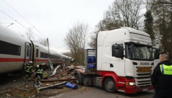 12 blessés en Allemagne: Collision entre un train à grande vitesse et un camion