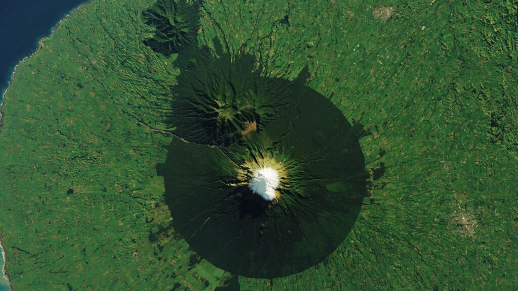 En Nouvelle-Zélande, le mont Taranaki est officiellement considéré comme… une personne