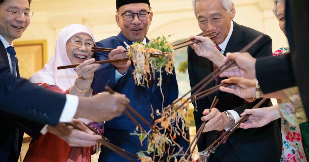 Le “yusheng”, la salade porte-bonheur du Nouvel An lunaire