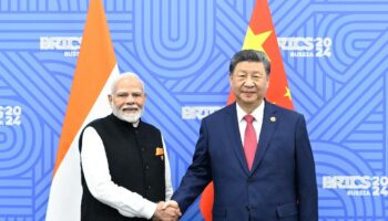 Le président chinois Xi Jinping rencontre le Premier ministre indien Narendra Modi en marge du 16e Sommet des BRICS à Kazan, en Russie, le 23 octobre 2024.