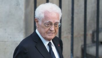 « Ce ne serait pas responsable » : Lionel Jospin appelle les socialistes à « ne pas voter la censure » du gouvernement