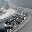 Savoie : après un éboulement, 1 500 naufragés de la route hébergés en urgence, l’accès aux stations de ski compliqué