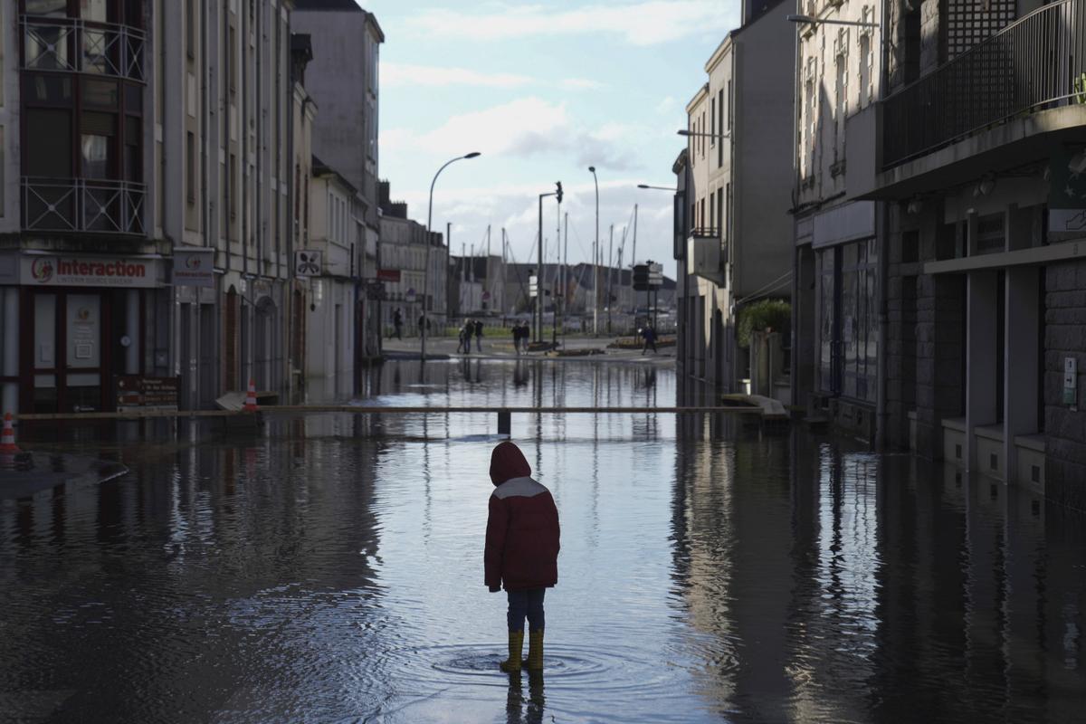 Inondations à Redon et dans l’Ouest : la décrue se poursuit mais prendra « plusieurs jours »