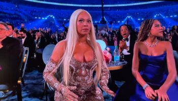 Aux Grammy Awards, Beyoncé n’a pas caché sa surprise en recevant ce prix qu’elle convoitait fort