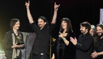 PODCAST. Gojira remporte un Grammy, raccourcir les vacances et le procès de Luis Rubiales : ça dit quoi ce 03 février ?