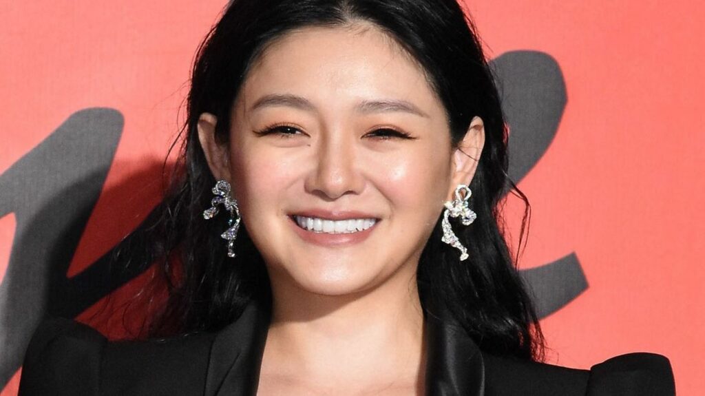 L'actrice et chanteuse taïwanaise Barbie Hsu disparaît brutalement d'une pneumonie