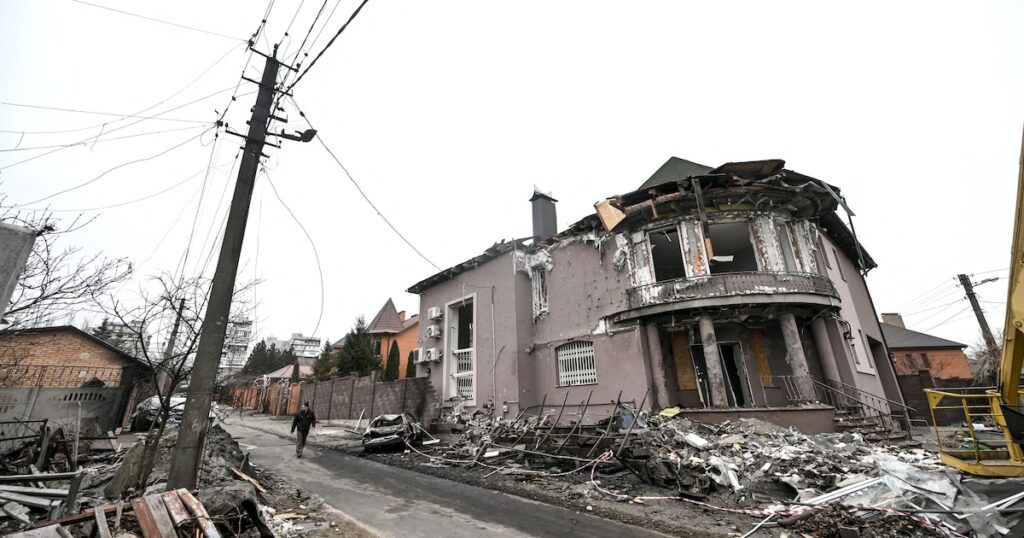 Une maison détruite par un drone russe à Zaporijia (Ukraine), le 1ᵉʳ février 2023.