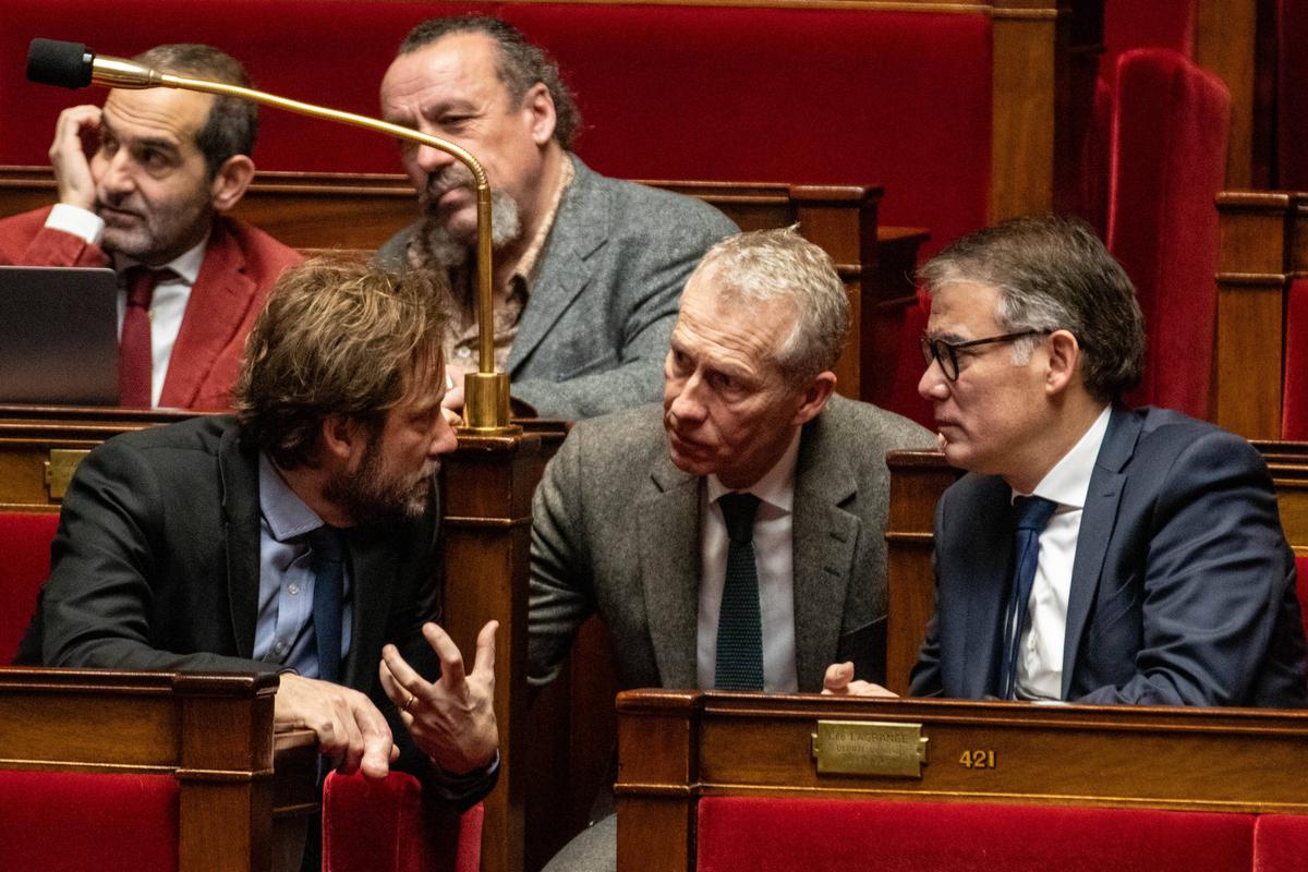 Le Bureau national du PS se prononce contre la censure sur le budget