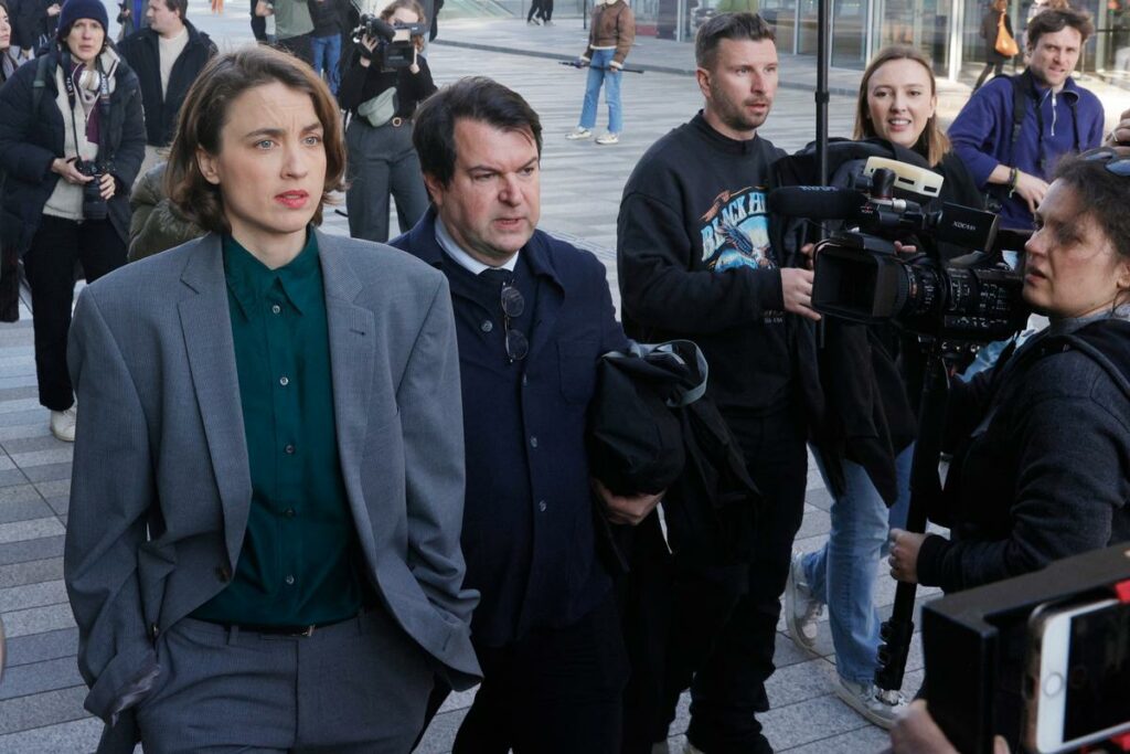 « Vous avez profité de l’ascendant que vous aviez sur Adèle Haenel » : au tribunal de Paris, Christophe Ruggia condamné à deux ans ferme sous bracelet électronique