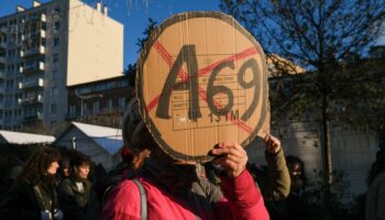 La détention à l’isolement dans une prison pour hommes de Louna, militante transgenre contre l’A69, prolongée