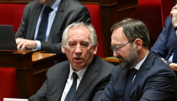 Motion de censure : Bardella donne son avis, Bayrou s'en moque