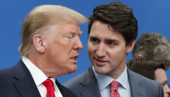 Trump suspend les droits de douane pour le Canada et le Mexique mais maintient la pression sur la Chine qui réplique