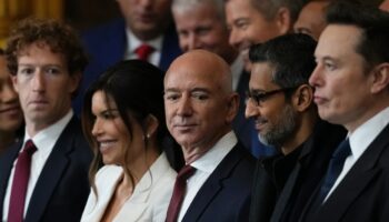 Mark Zuckerberg, Lauren Sanchez, Jeff Bezos, Sundar Pichai et Elon Musk au Capitole, lors de l'investiture de Donald Trump le 20 janvier