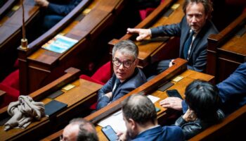 Motions de censure : faire “voler en éclats” le NFP, le pari risqué des socialistes