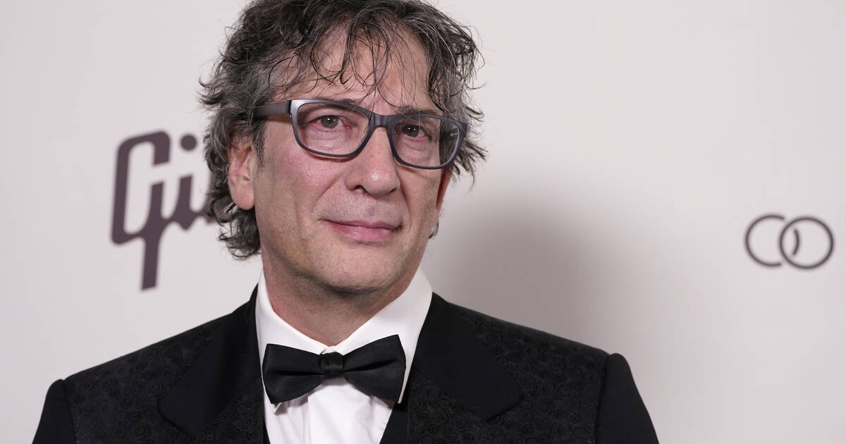 L’auteur britannique Neil Gaiman visé par une plainte pour viol, agression sexuelle et trafic d’êtres humains