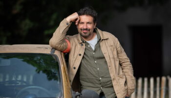 A priori : à fond sur les clichés ! Que vaut la série de France 3 avec Bruno Salomone ?