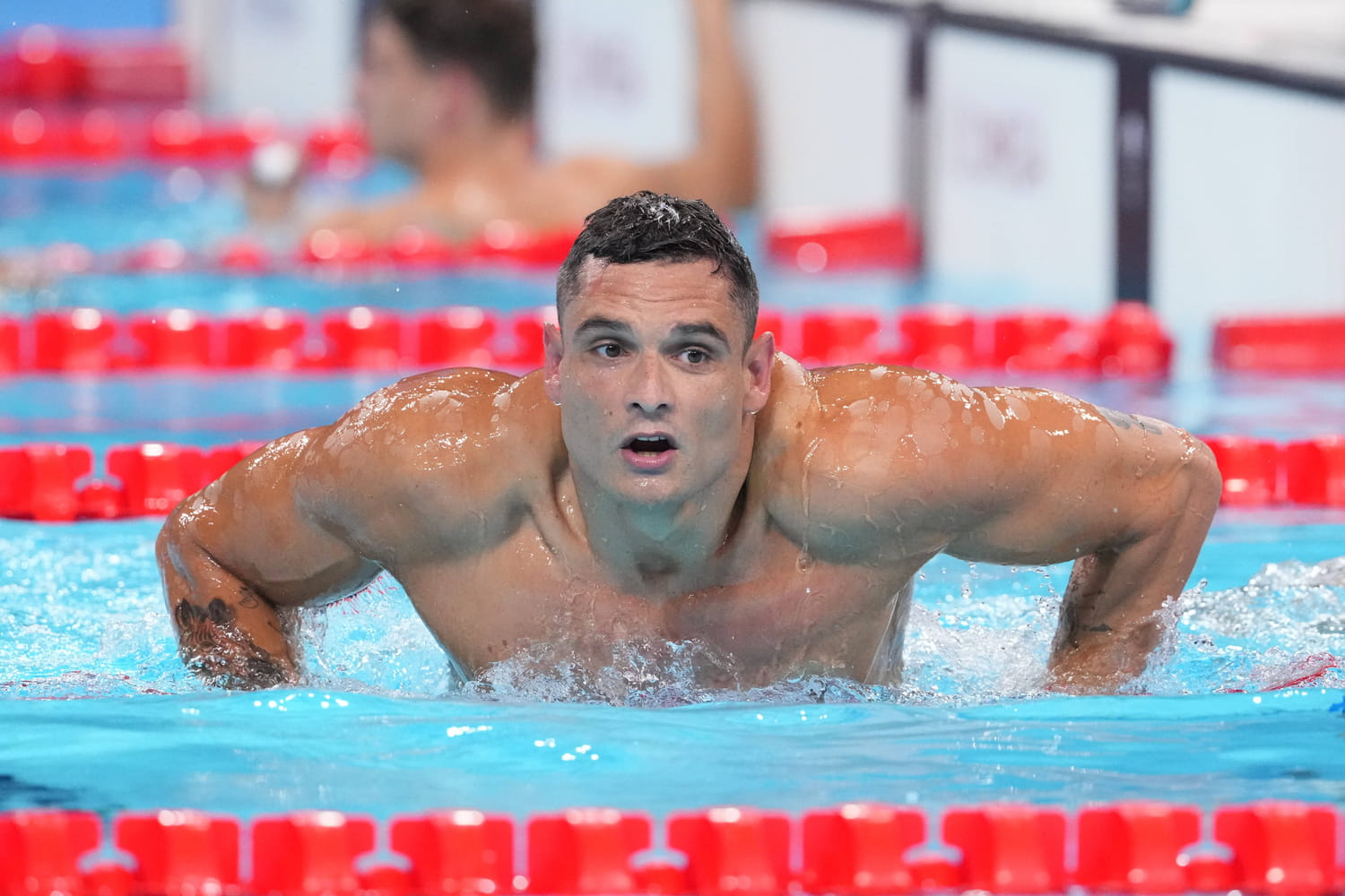 "Elle est devenue indispensable" : cette femme est l'atout secret de Florent Manaudou depuis plusieurs mois