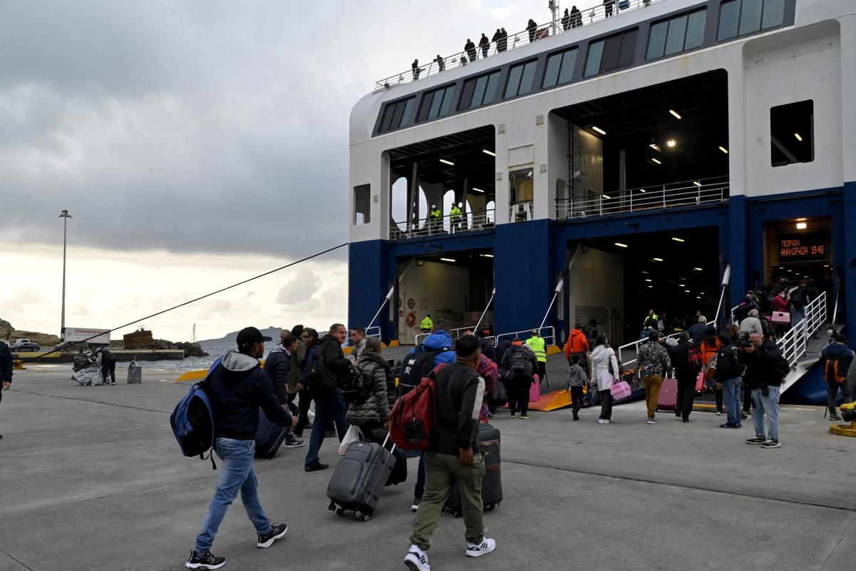 En Grèce, 7000 personnes quittent l’île de Santorin après 180 séismes en trois jours