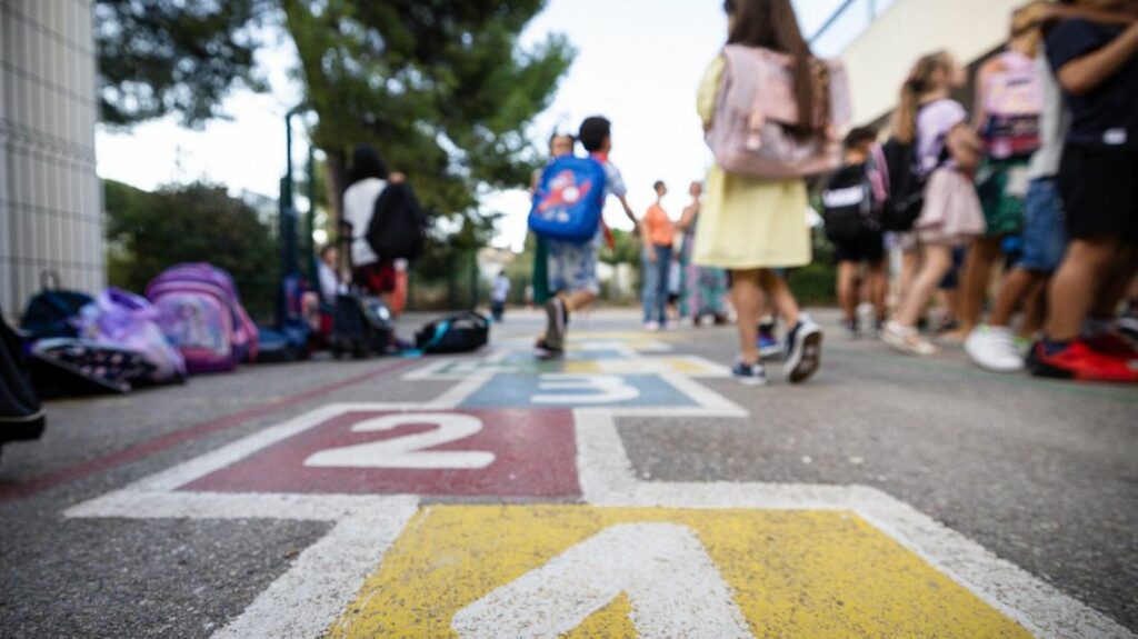 REPORTAGE."La semaine dernière, à 17 heures, ils étaient là" : un collectif marseillais demande une meilleure protection des écoles face aux dealers