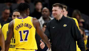 Basket : après l'arrivée de Luka Doncic, les supporters des Los Angeles Lakers se disent "heureux mais choqués"