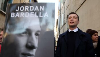 Bardella attendu au déjeuner des best-sellers de « L’Express », plusieurs auteurs annulent leur venue