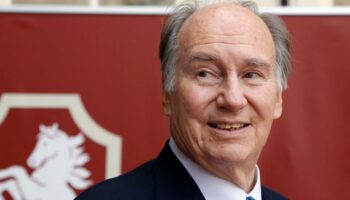 Mort de l’Aga Khan : en Sardaigne, la touristique Costa Smeralda pleure son “prince”