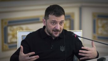 Zelensky dit être prêt à des négociations directes avec Poutine