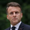 Emmanuel Macron porte plainte après une œuvre exposée en Guadeloupe le représentant décapité