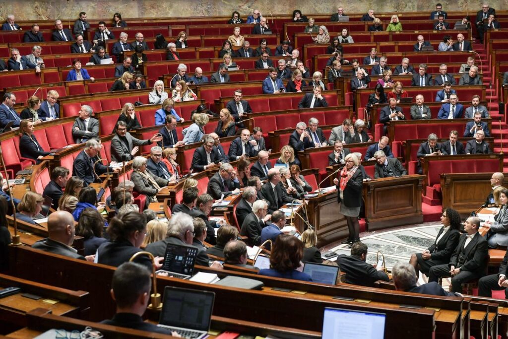 L’Assemblée rejette les deux motions de censure contre le gouvernement, Bayrou déclenche un nouveau 49.3