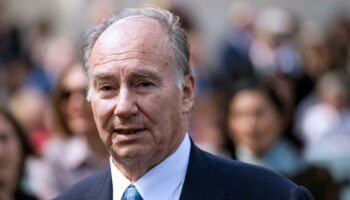 Qui était l’Aga Khan, le chef spirituel des musulmans chiites ismaéliens, décédé mardi ?