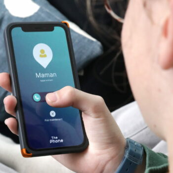 The Phone : c'est quoi ce téléphone sans internet qui entend lutter contre le cyberharcèlement ?