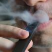 Le ministre australien de la Santé a annoncé mardi des mesures strictes pour limiter le vapotage, accusant l'industrie du tabac de vouloir rendre les adolescents de la prochaine "génération accros à la nicotine"