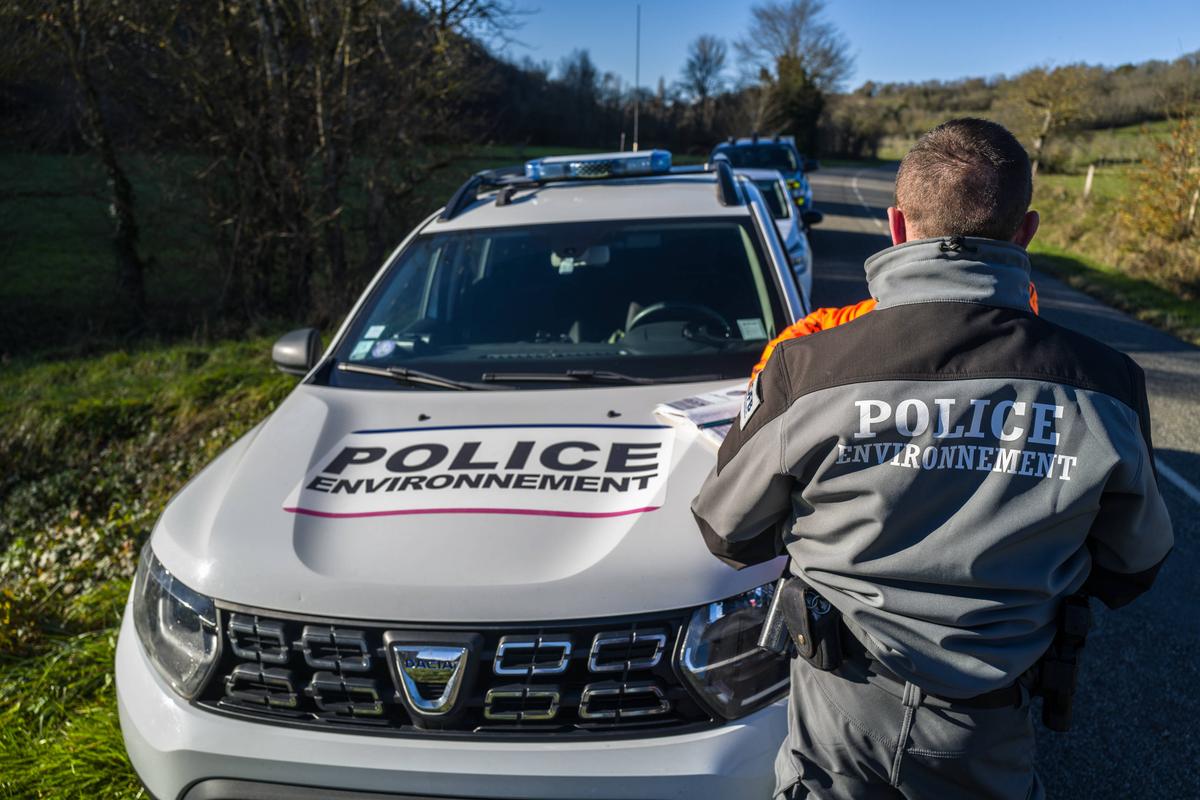 Attaques contre l’OFB : quand Bayrou et la droite maltraitent la police