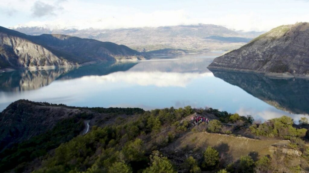 Hautes-Alpes : l'histoire du lac artificiel de Serre-Ponçon