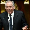 Bayrou célèbre sa victoire, mais son budget “n’enthousiasme personne”