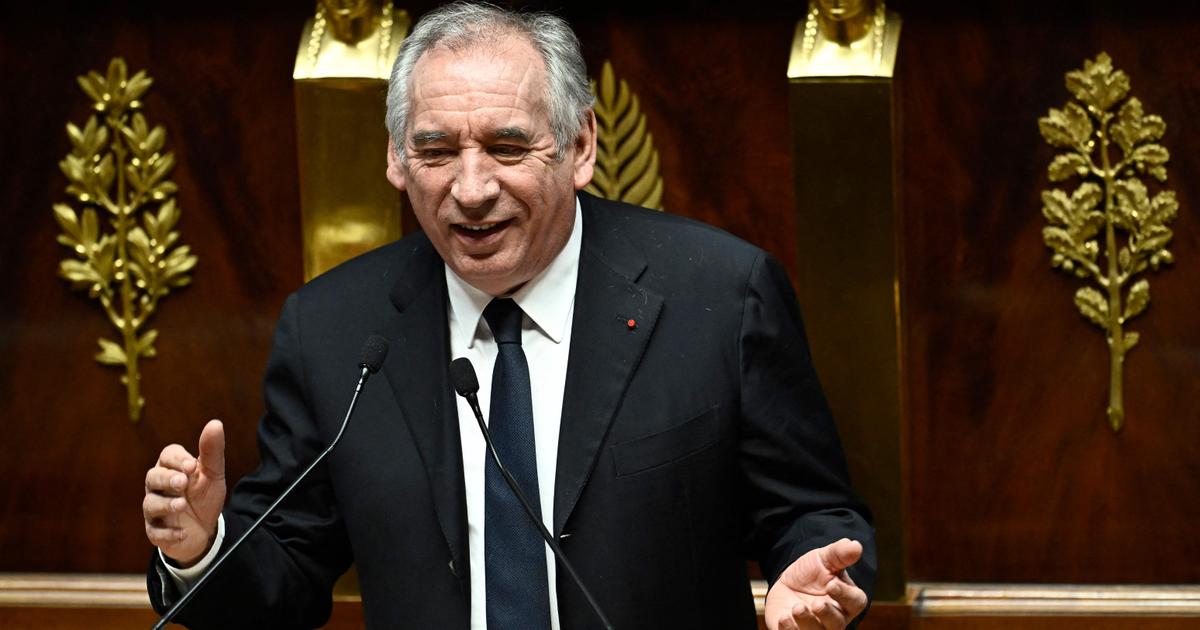 Bayrou célèbre sa victoire, mais son budget “n’enthousiasme personne”