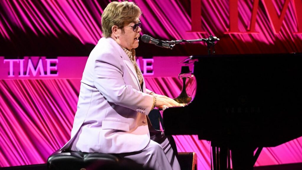 Elton John annonce la sortie d'un nouvel album après ses adieux à la scène