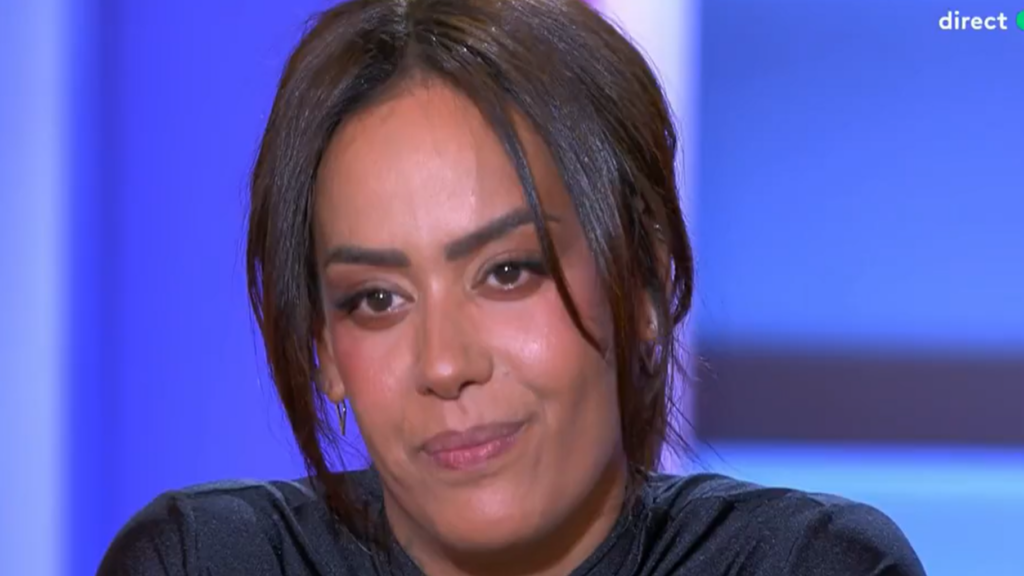 « C à vous » sur France 5 : Amel Bent dénonce dans « Décharge mentale » cette charge qui incombe aux femmes