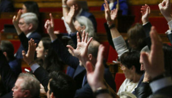 Adoption définitive du budget, tensions entre insoumis et socialistes, mort de Paul-Loup Sulitzer… L’actu de ce jeudi 6 février