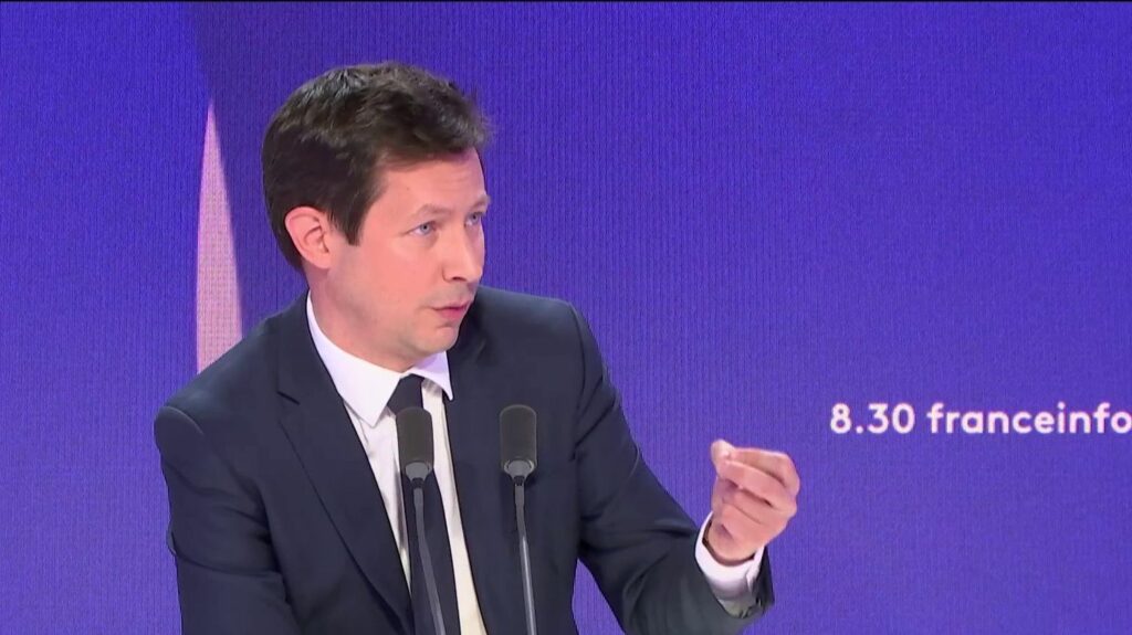 Droit du sol à Mayotte : "La gauche se moque de la souffrance des gens", réagit l'eurodéputé LR François-Xavier Bellamy