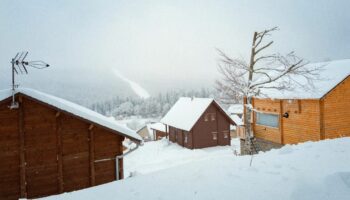 Quatre départements du Massif central placés en vigilance orange "neige-verglas" samedi, la Somme toujours en alerte orange aux crues